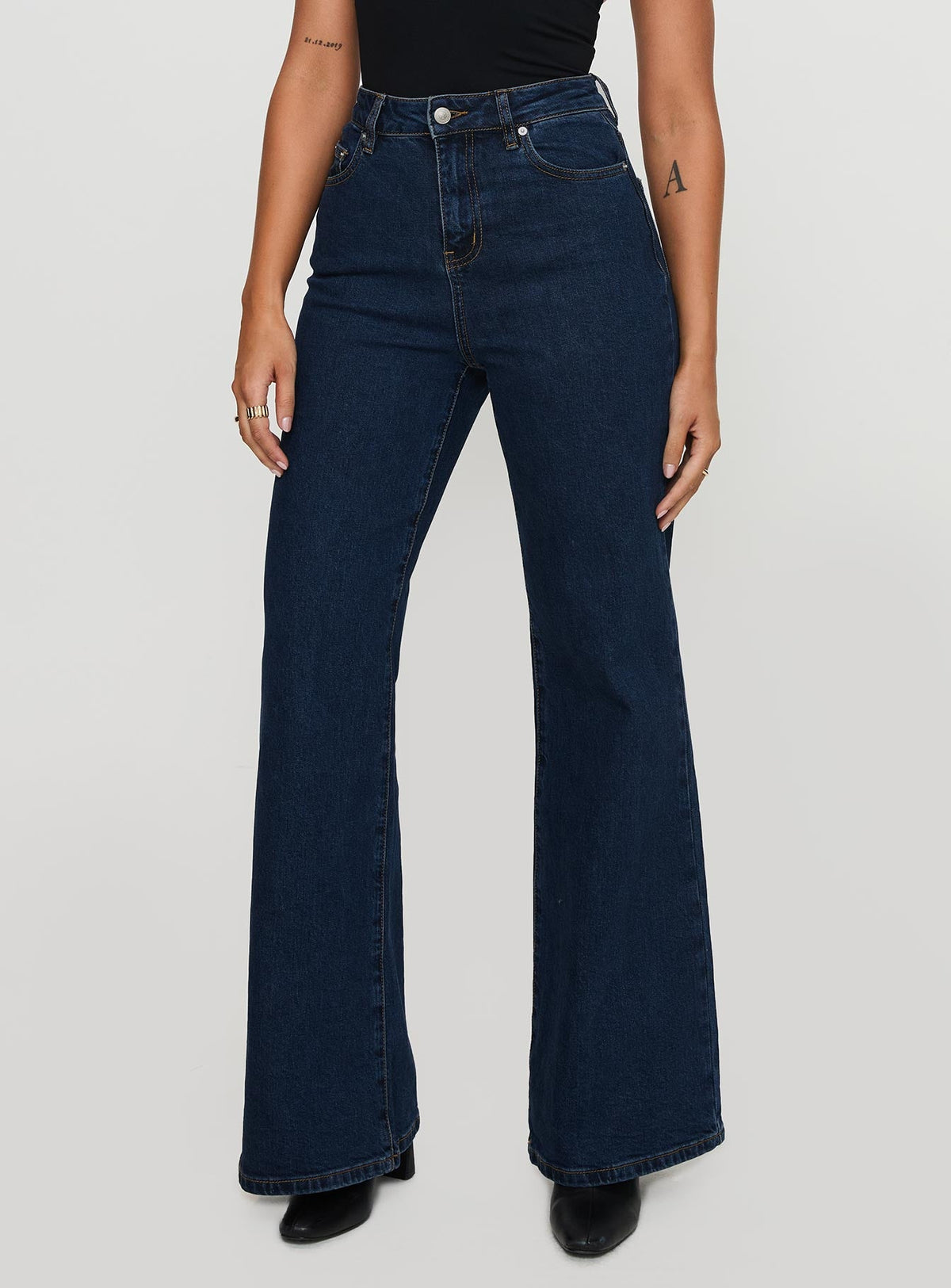 Thearlie High Rise Flared Jeans Dark Wash
