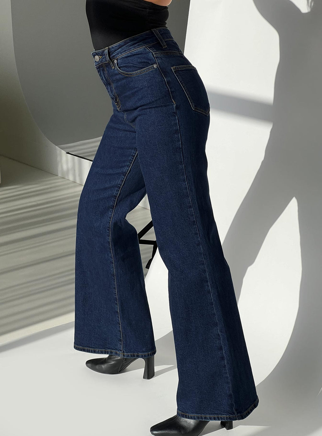 Thearlie High Rise Flared Jeans Dark Wash