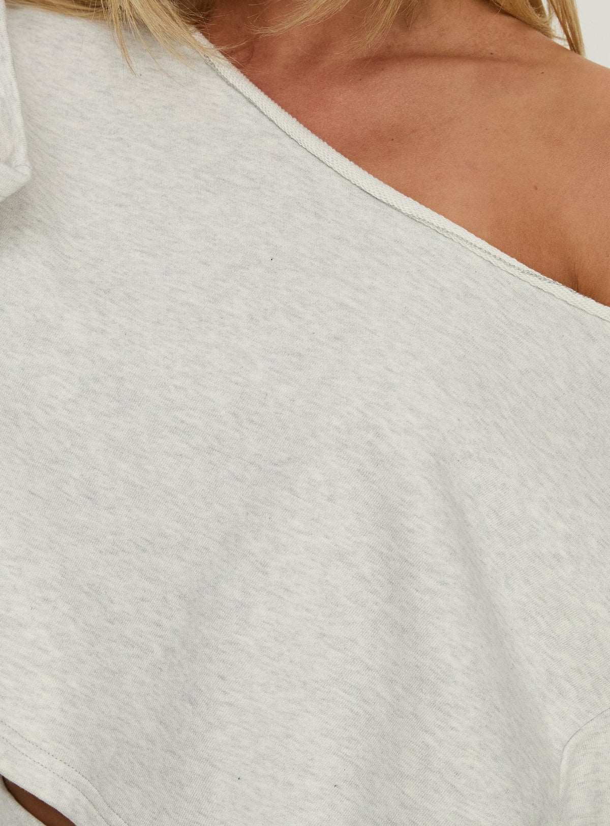 Retreat Raw Edge Off Shoulder Sweatshirt Snow Marle