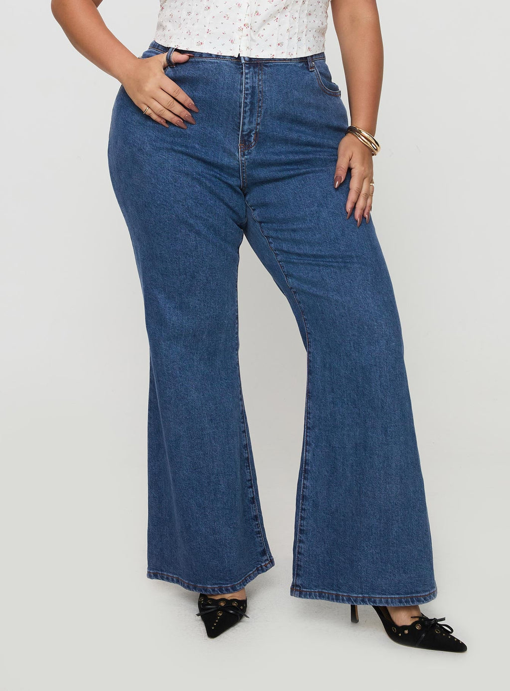 Lucille High Rise Flared Jeans Mid Wash Curve
