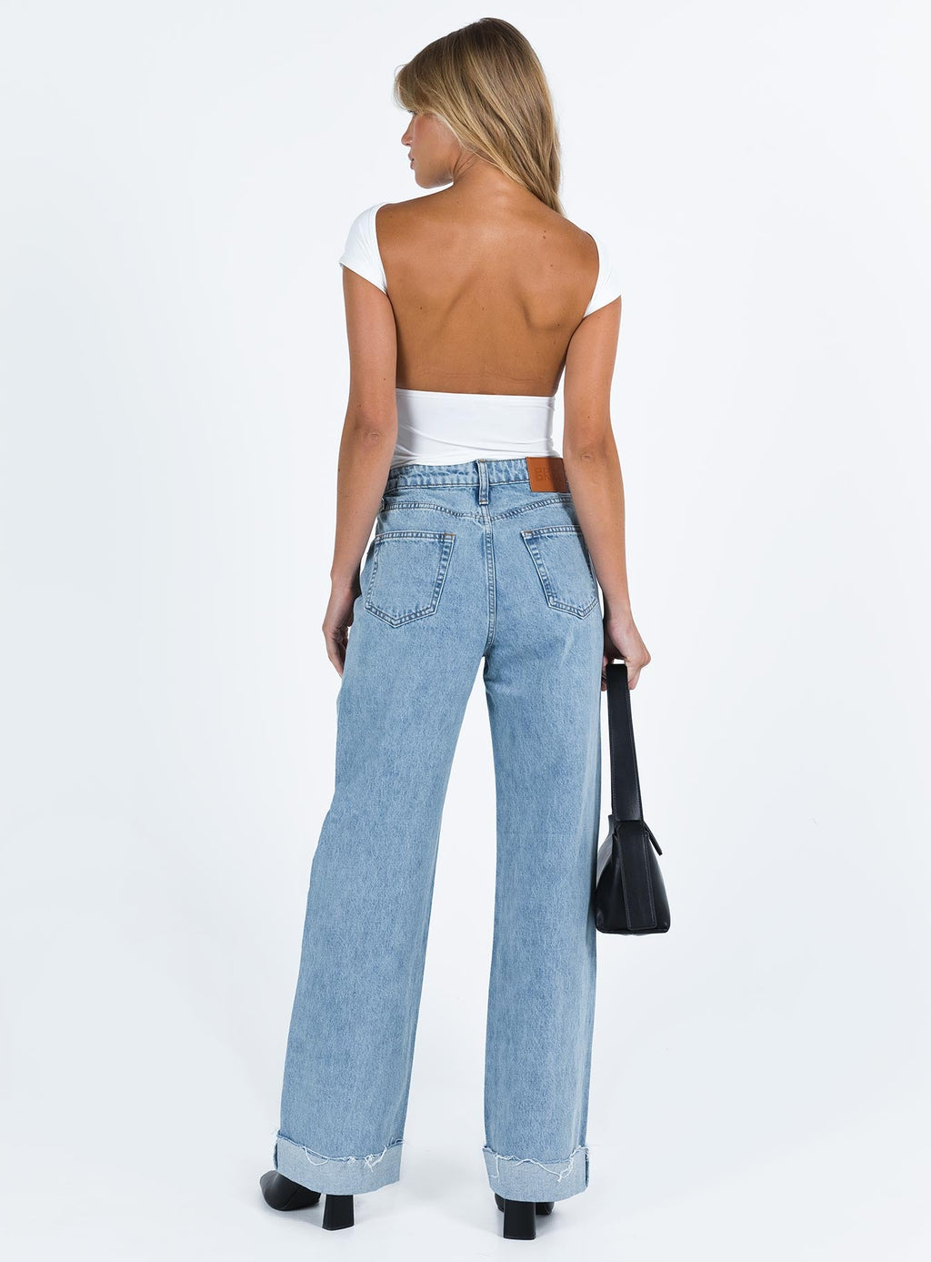 Ollie Mid Rise Straight Leg Jeans Mid Wash