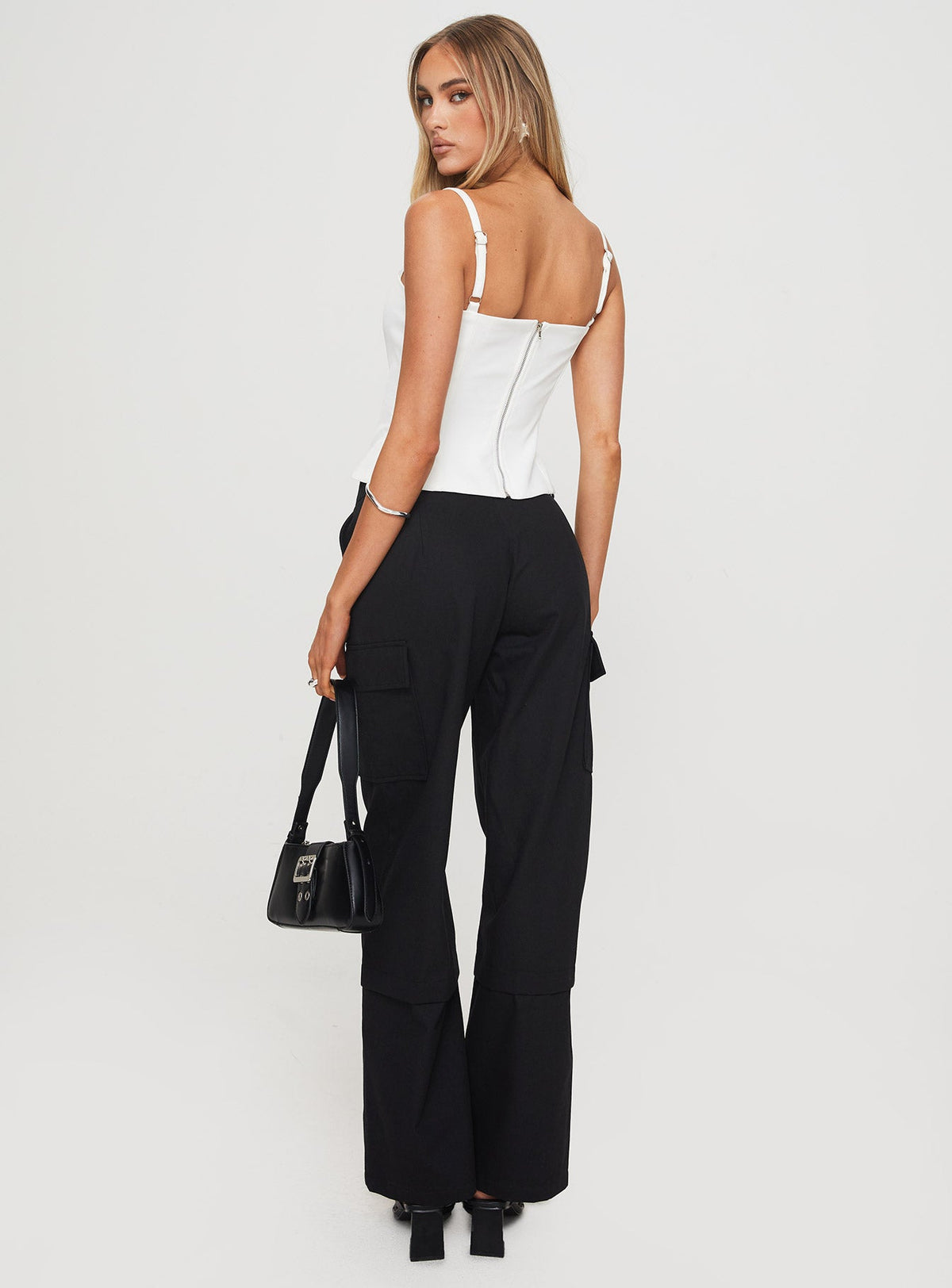 Raider Low Waist Cargo Pant Black