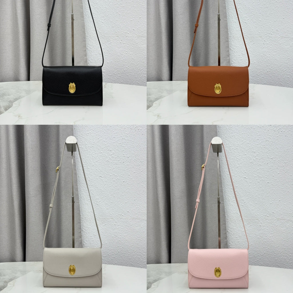 Dior 2026 Medaillon Envelope Bag 20.5cm Calfskin 158554